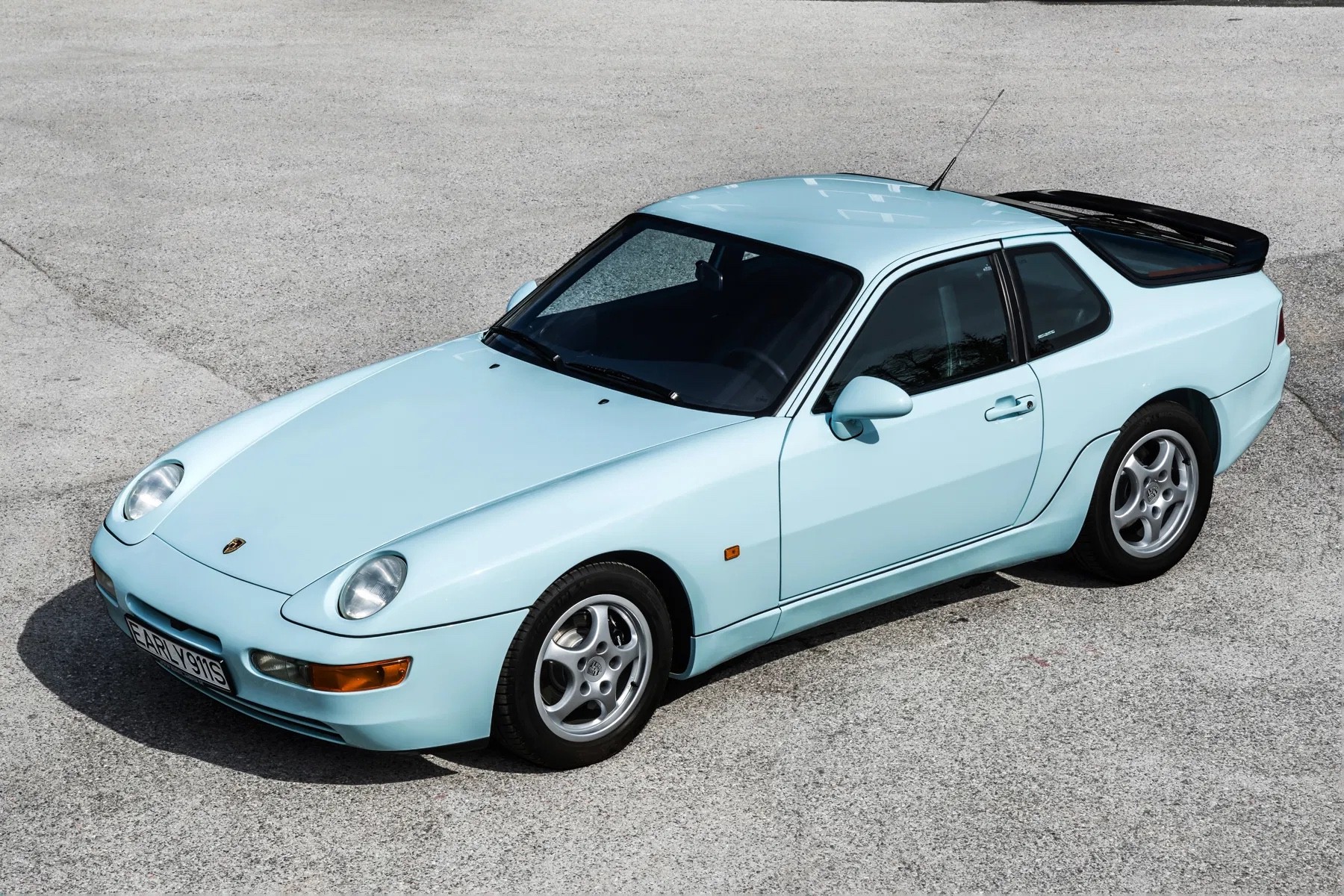 Porsche 968 Coupé in Coppaflorio Blue